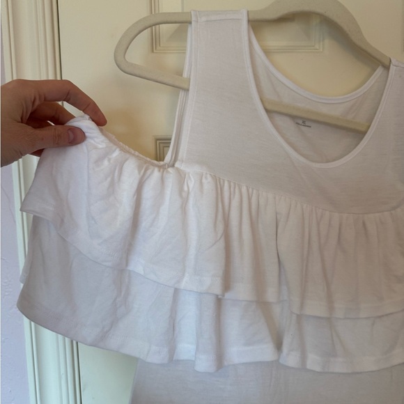 NWT White Ruffled Women's Top - Picture 2 of 4
